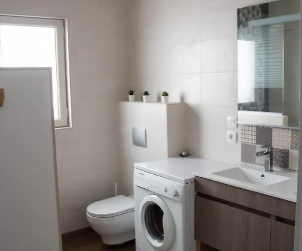 Esprit Petite Maison - Proche Centre - Confort & Calme *